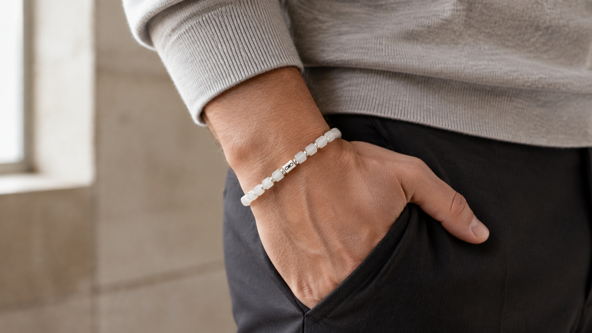 White Jasper · Hold Light · Rest