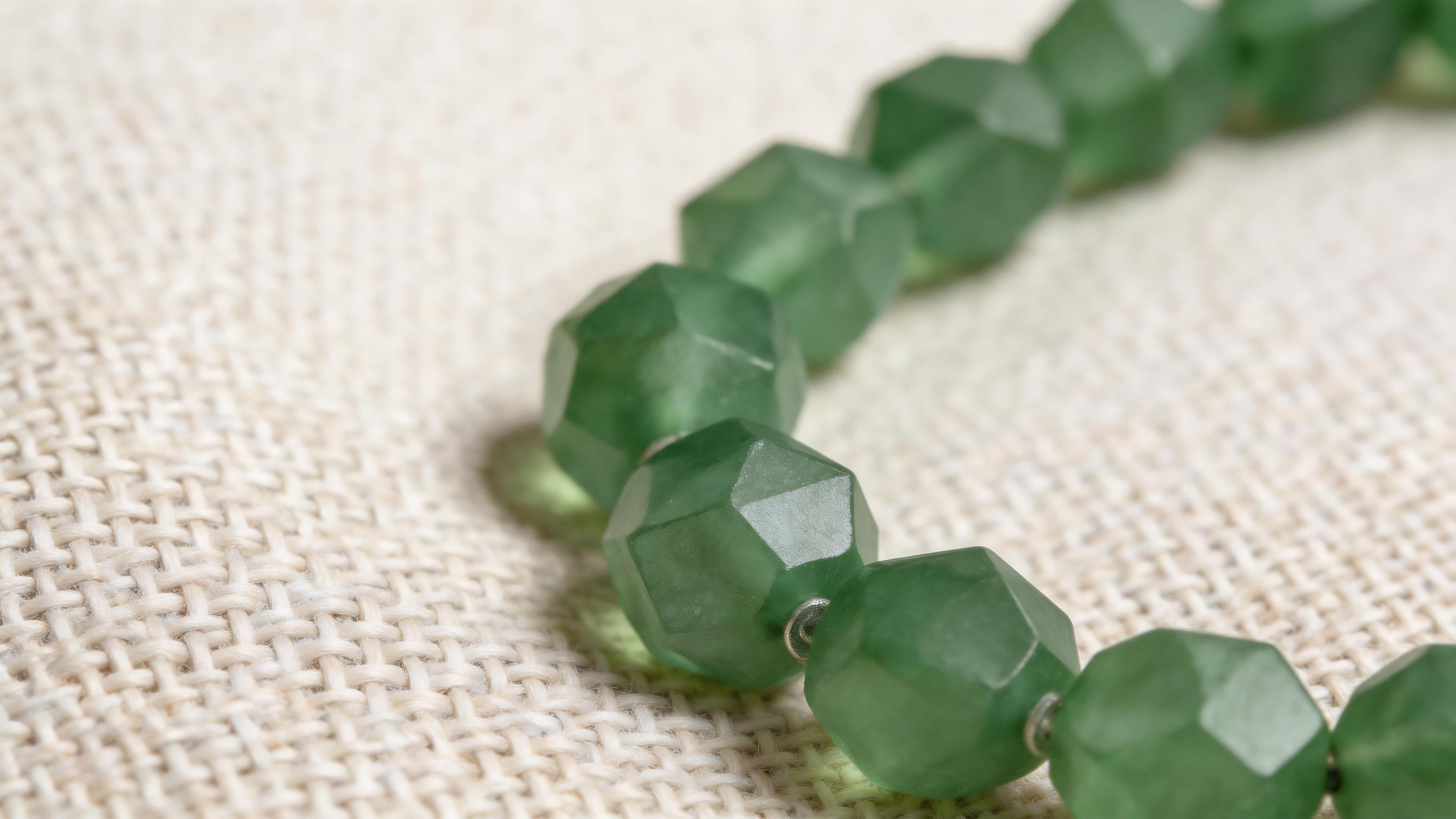 Green Aventurine · Hold Light · Resonance
